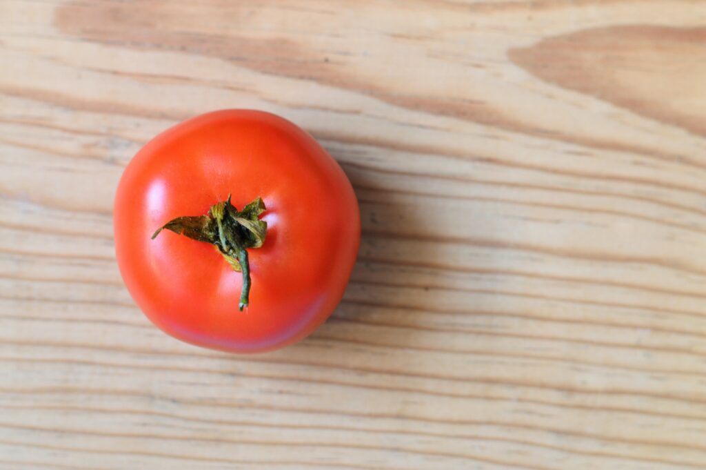 Image d'une tomate pour l'article "Les bienfaits des tomates pour le corps" - Serenity Body Mind