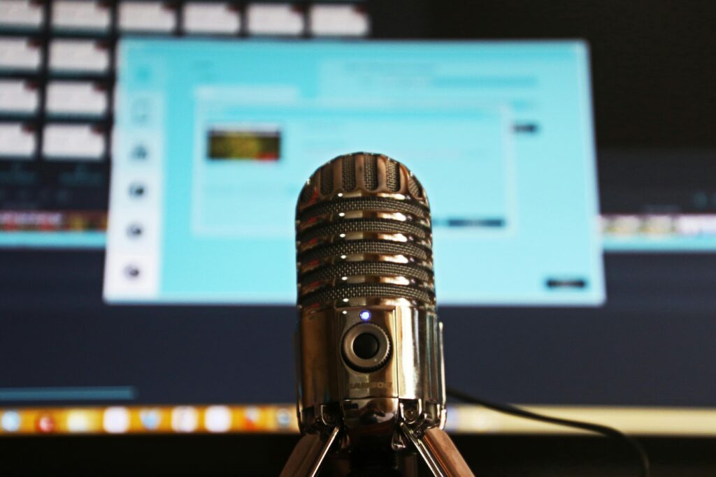 Photo d'un appareil à son de couleur grise pour podcast. #SBM #Podcast